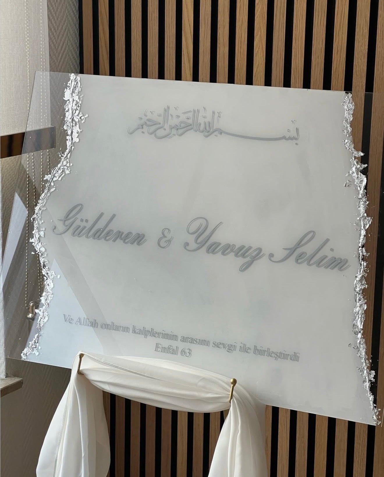 Empfangstafel mit Silberblatt