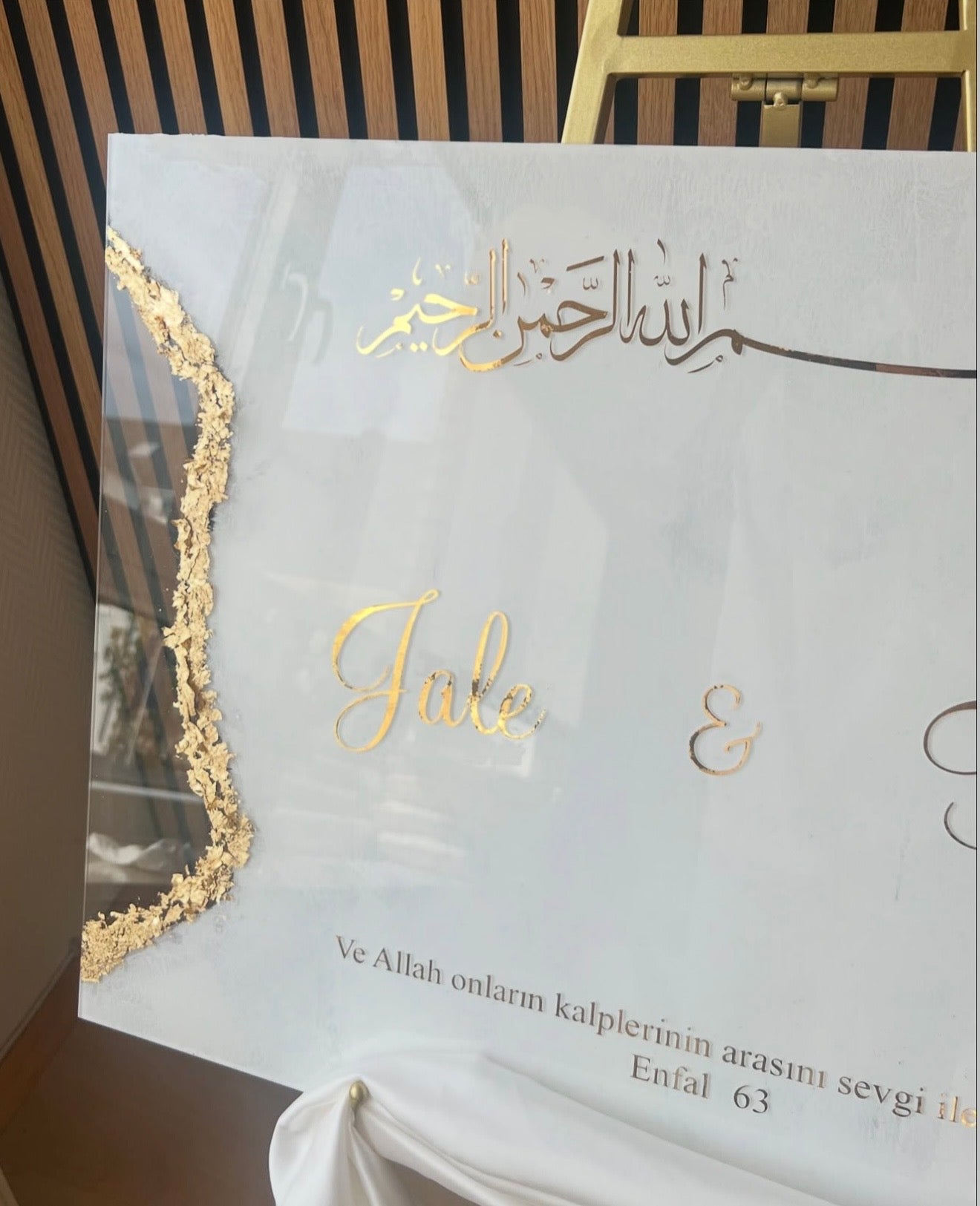 Empfangstafel mit Blattgold