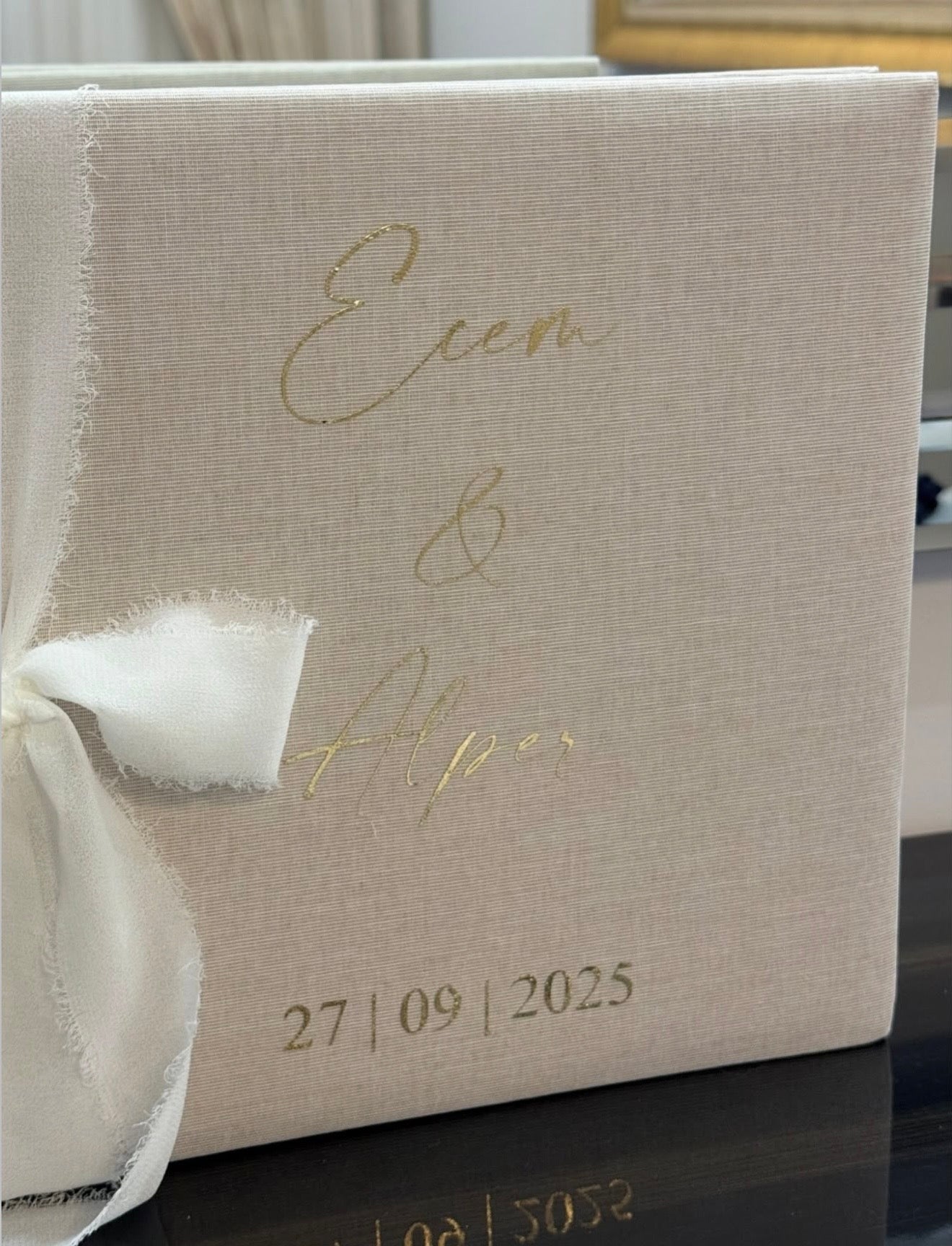 Leinenbuch mit Schleife & extra Seite