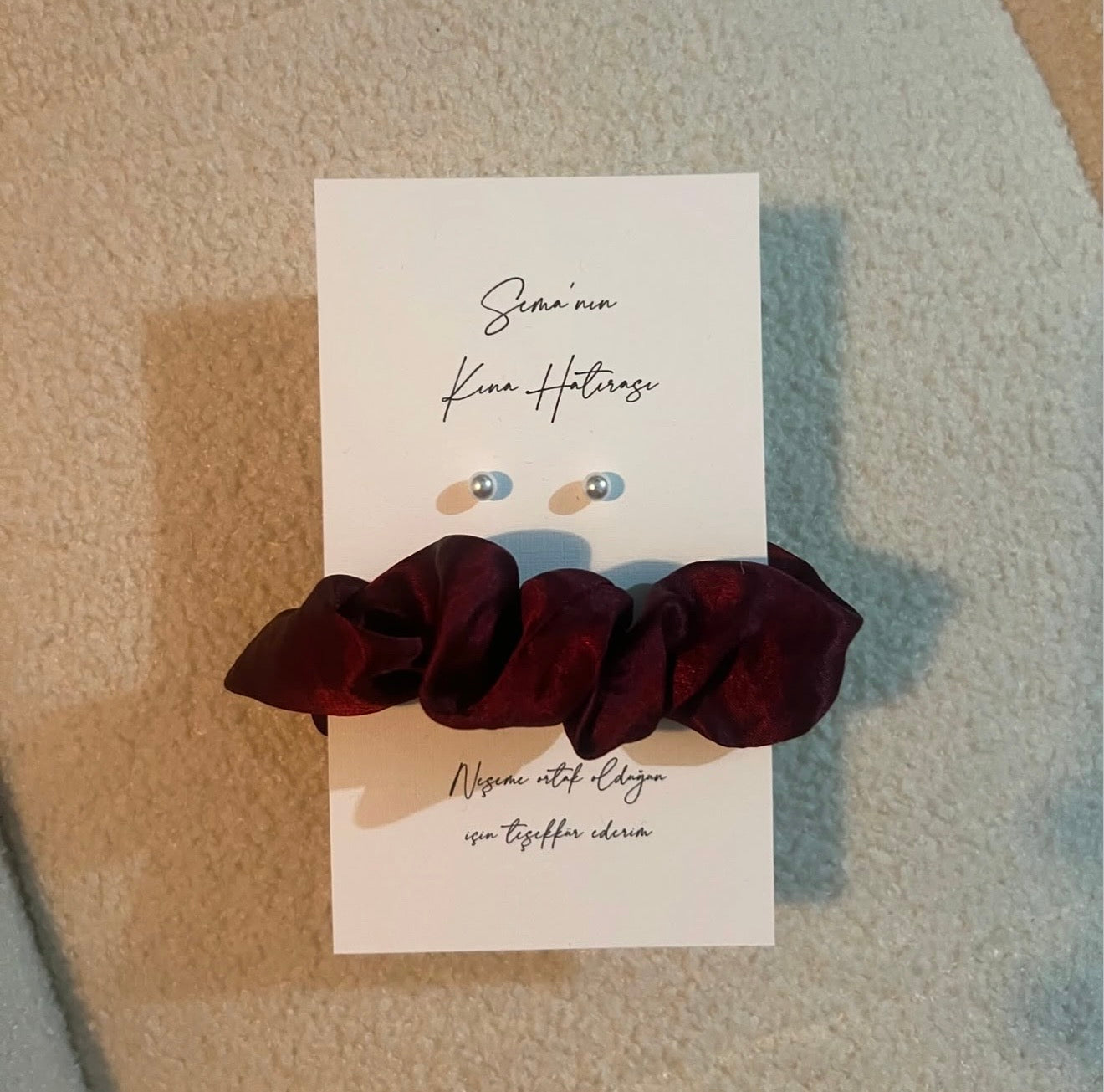 Scrunchie & Perlenohrring